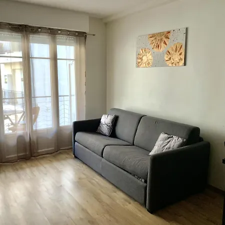 Celine Appart - City Center Apartment